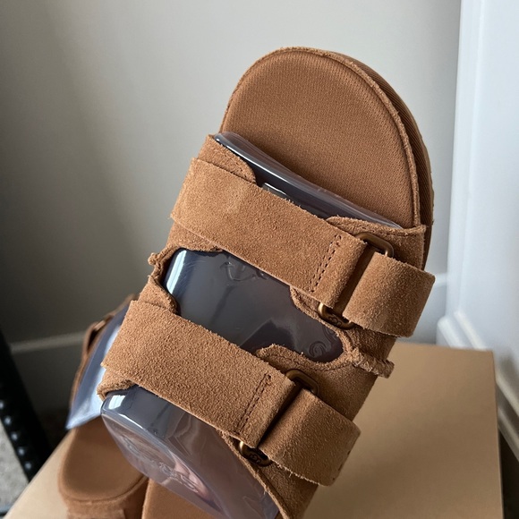 UGG Goldenstar Hi Slide Platform Sandals - Chestnut - Picture 12 of 13